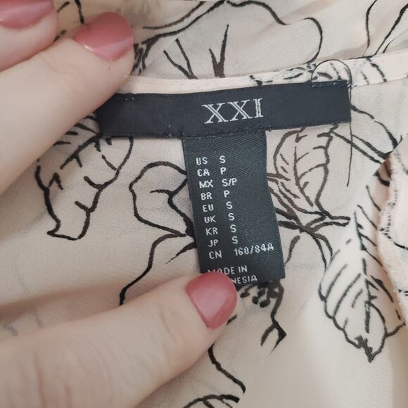 Forever 21 | Floral Short Sleeve Preppy Skater Drees Fit n Flare Lightweight - Picture 8 of 10